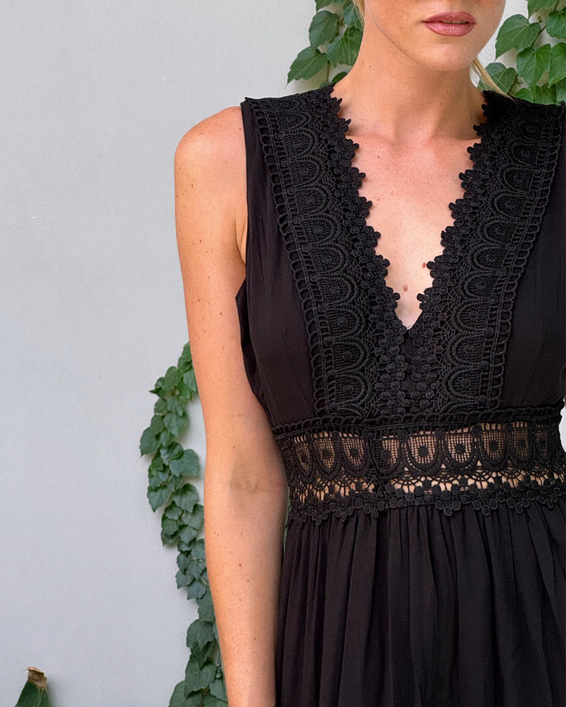 Aurélie™ | Sophisticated V-Neck Lace Dress