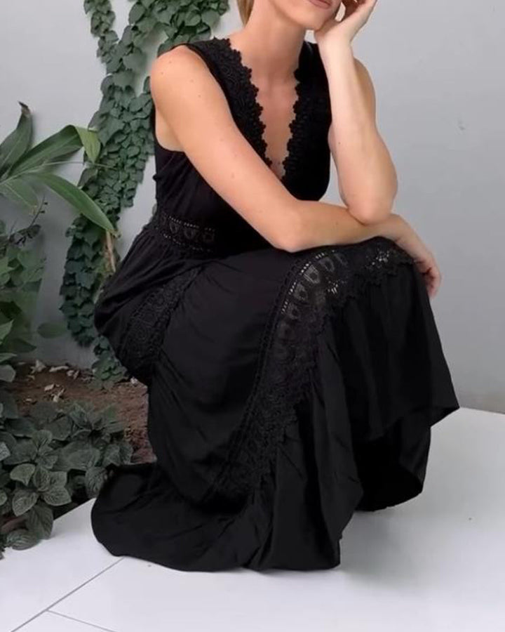 Aurélie™ | Sophisticated V-Neck Lace Dress